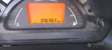 Auto perfettamente marciante. Prezzo  € 1500 tratt