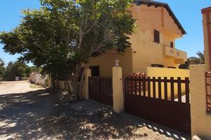 Villa singola con 2 appartamenti a 70 mt dal mare