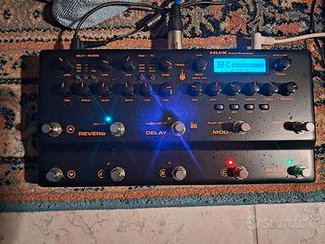 Pedaliera multieffetto Nux Trident