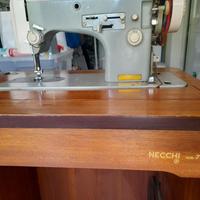 Macchina da cucire Necchi