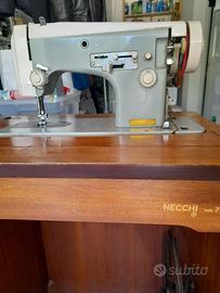 Macchina da cucire Necchi