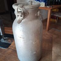contenitore da latte antico in alluminio 