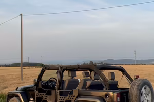 Jeep wrangler sahara sport jku