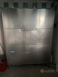 Lavastoviglie con doppia a cappa