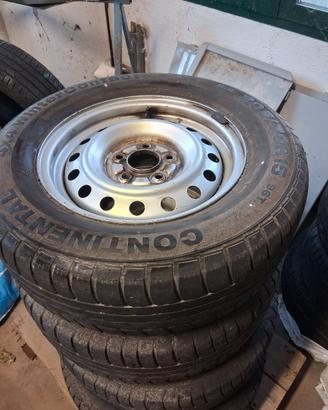 cerchi auto più copertoni
