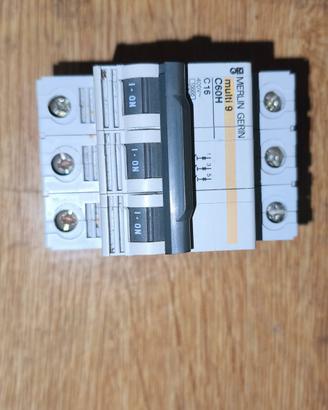 magnetotermici trifase 