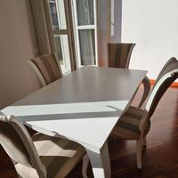 Tavolo e 4 sedie della Cantori modello Raffaello