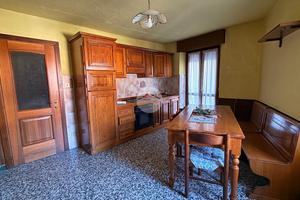 CASA SEMINDIPENDENTE A LOSINE