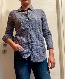 Camicia Benetton blu con fantasie geometriche