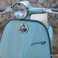 Lambretta J50 del 1968 premuto con auto