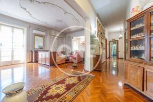 Attico / Mansarda di 205 m² con più di 5 locali a 