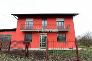 VILLA UNIFAMIGLIARE CON GIARDINO PRIVATO!