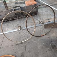 Due ruote da corsa Campagnolo Record  vintage 