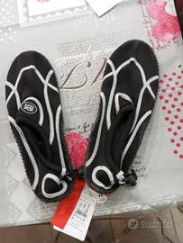 scarpe per acqua due mele