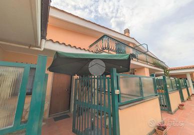 3 LOCALI A CIAMPINO