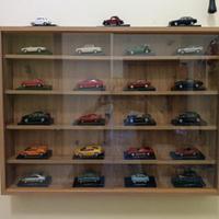 Espositore da parete per oggetti da collezione