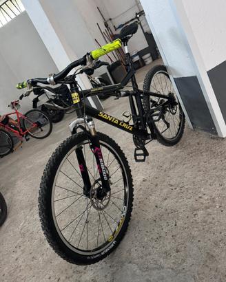 Santa cruz bullit
