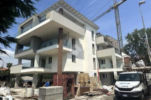4 LOCALI A CARUGATE