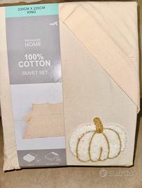 Copripiumone autunnale con zucca ricamata 230x220