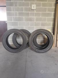 Pneumatici invernali 215 55 R18 99V pari al nuovo