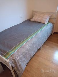 Letto singolo in metallo moderno