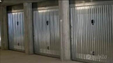 Posto moto in box privato