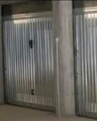 Posto moto in box privato