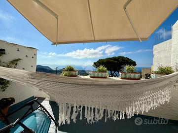 4 LOCALI A SERRARA FONTANA