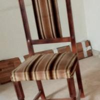 Sedia in velluto e legno