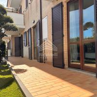 Cerchi un Tri locale con Garage e Corte? Eccolo