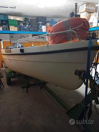 Barca motore e carrello