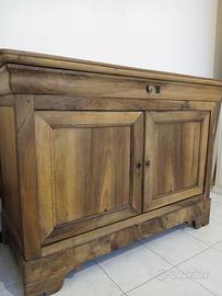 credenza antica in noce a due porte e un cassetto