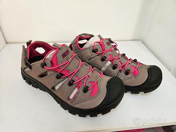 scarpe da trekking n.39 nuove 