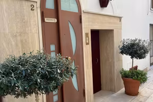Casa indipendente con terrazzo e cantina
