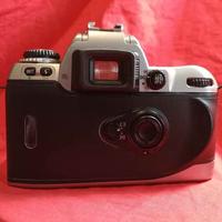 NIKON F 80
