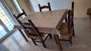 Tavolo color ciliegio allungabile