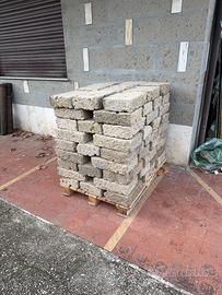 Blocchi di tufo
