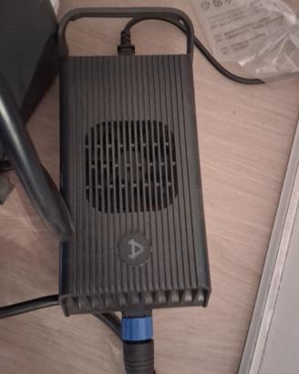 caricabatterie scooter elettrico niu