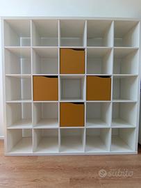 Kallax IKEA pari al nuovo 