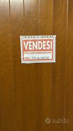 Si vende garage