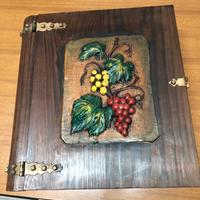 Scatola in legno a forma di libro