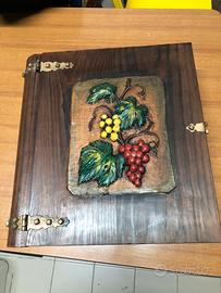 Scatola in legno a forma di libro