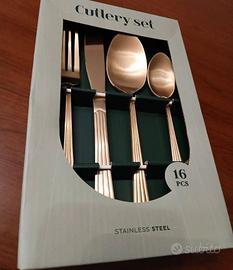 2 set di posate da 16 pezzi in acciaio color oro