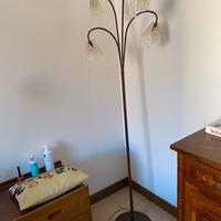 Lampada da terra in ferro battuto