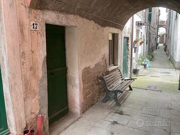 Rustico da ristrutturare