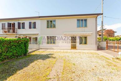 Villetta a schiera di 110 m² con più di 5 locali e