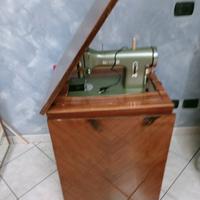 macchina da cucire  marca Caser