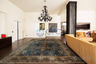 Appartamento di 185 m² con 3 locali e box auto a M