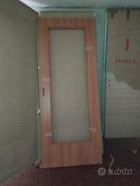 porta scorrevole in noce chiaro 