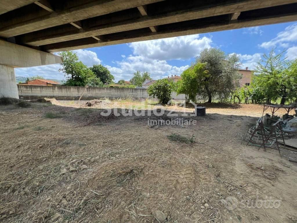 Terreno di 700 m² a Montevarchi - Vista 3